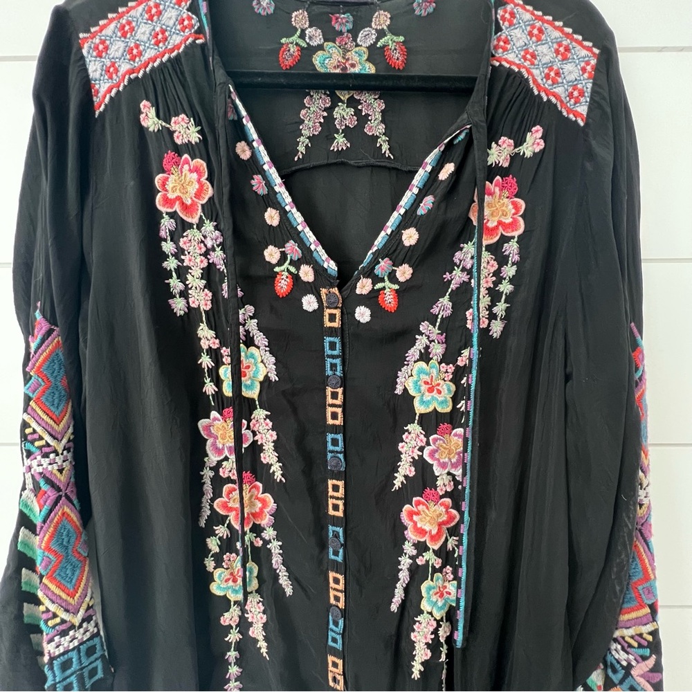 Johnny Was Alaura Black Embroidered Tunic Blouse - Picture 5 of 11